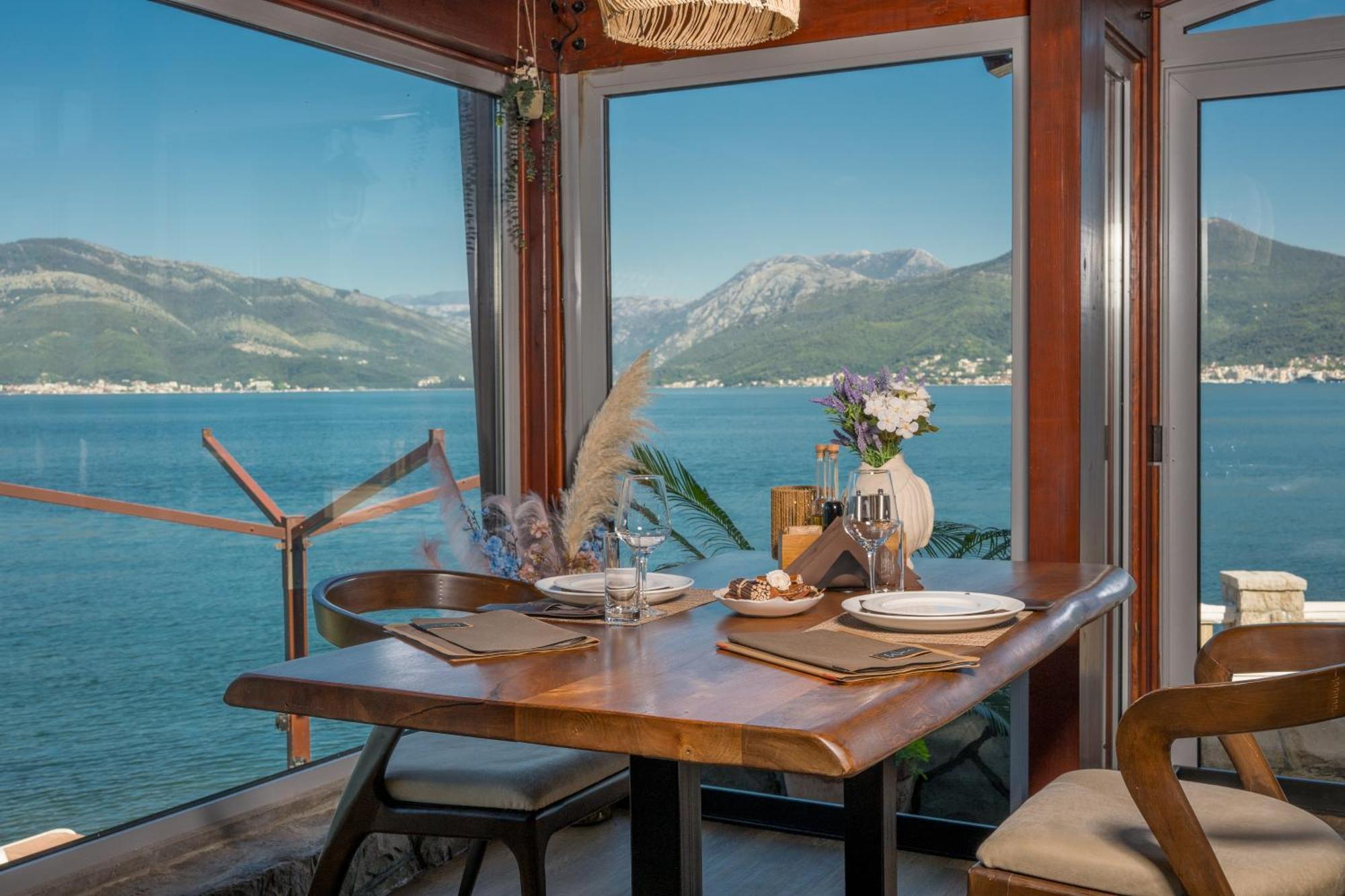 Luxury Sea Residence By Kristina Tivat Buitenkant foto